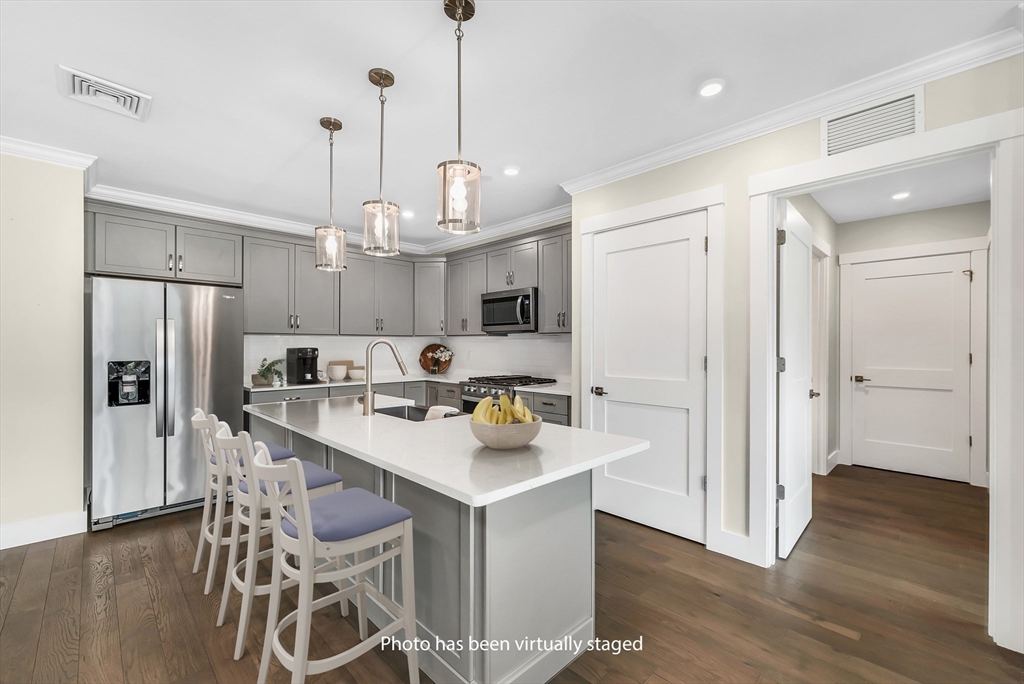 7 Longview Dr 105