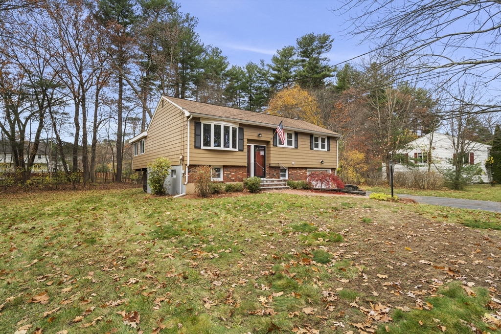 15 Governor Peabody Rd