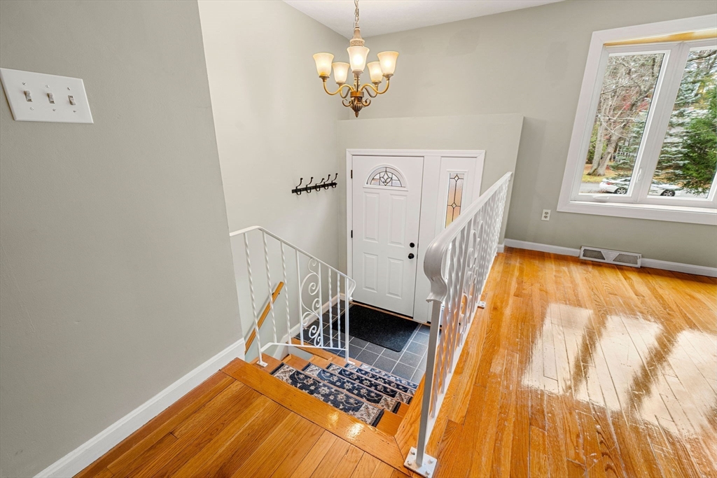 15 Governor Peabody Rd