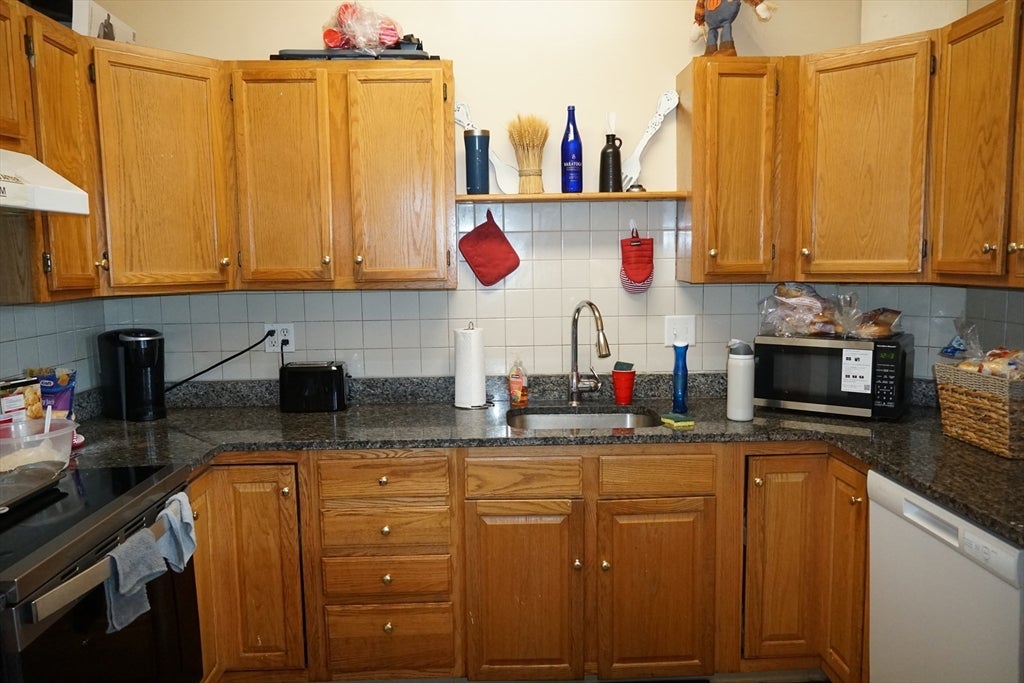 170 Middleboro Ave #1, Taunton, MA, 170 Middleboro Ave #1, Taunton, MA Photo #3