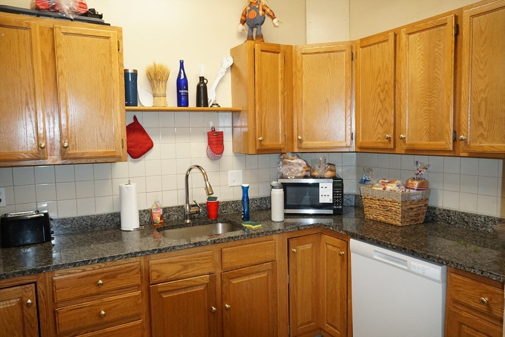 170 Middleboro Ave #1, Taunton, MA, 170 Middleboro Ave #1, Taunton, MA Photo #5