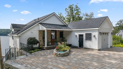 182 Manchaug Rd Sutton MA 01590