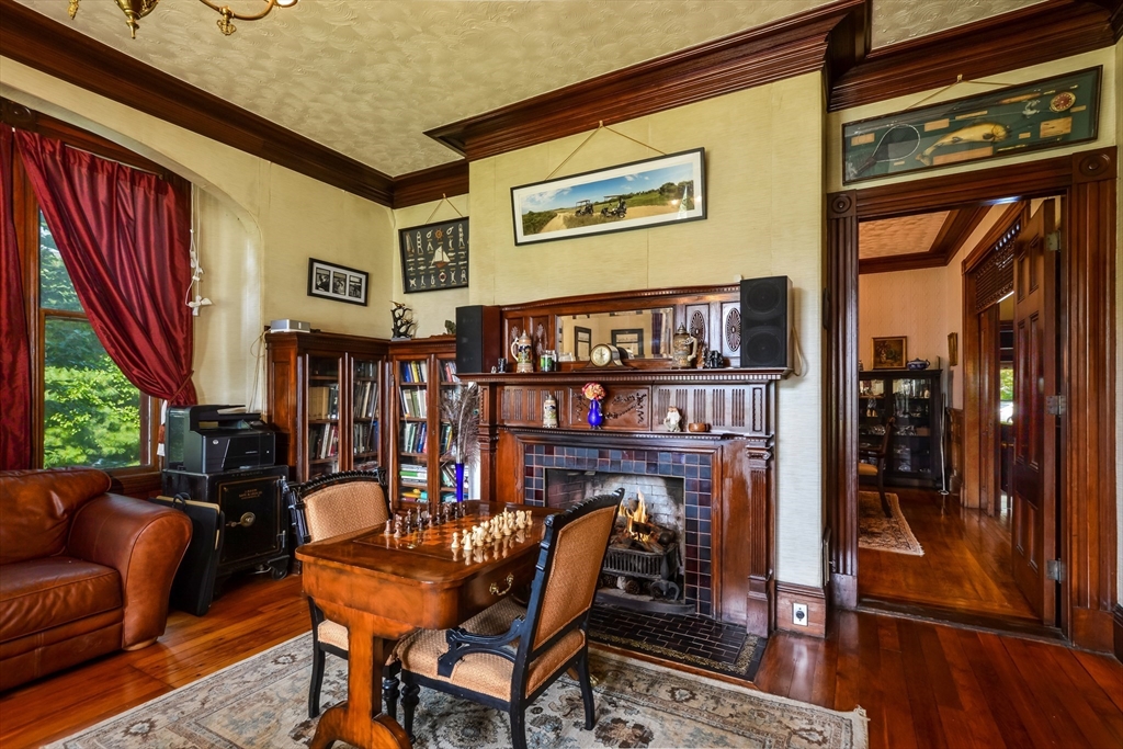 71 Hawthorn St