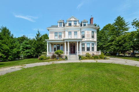 Photo of 71 Hawthorn St, New Bedford, MA 02740 (MLS # 73273208)