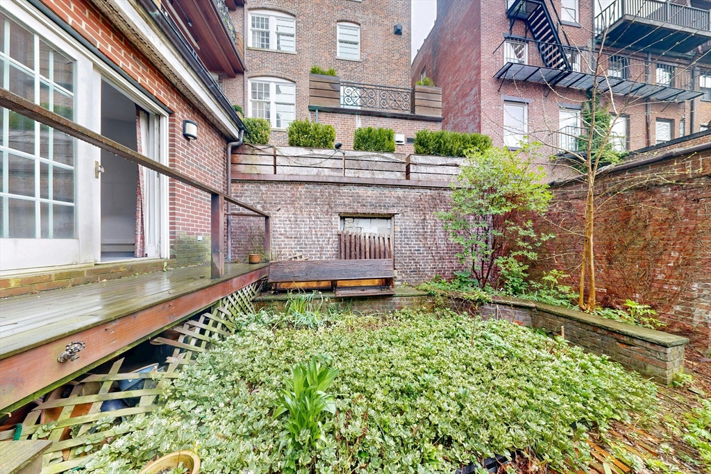 37 Mt Vernon St 1