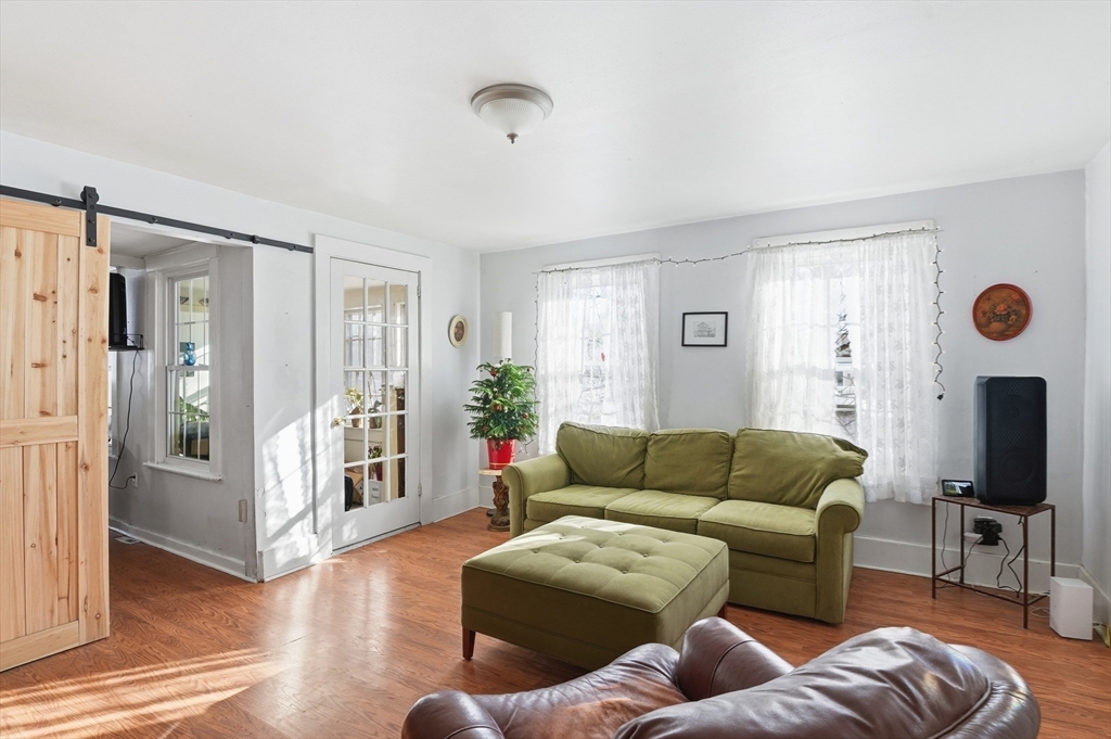 10 Franklin St 1