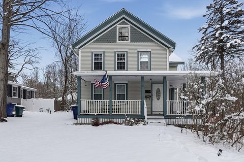 Photo of 10 Franklin St #1, Medway, MA 02053 (MLS # 73499453)