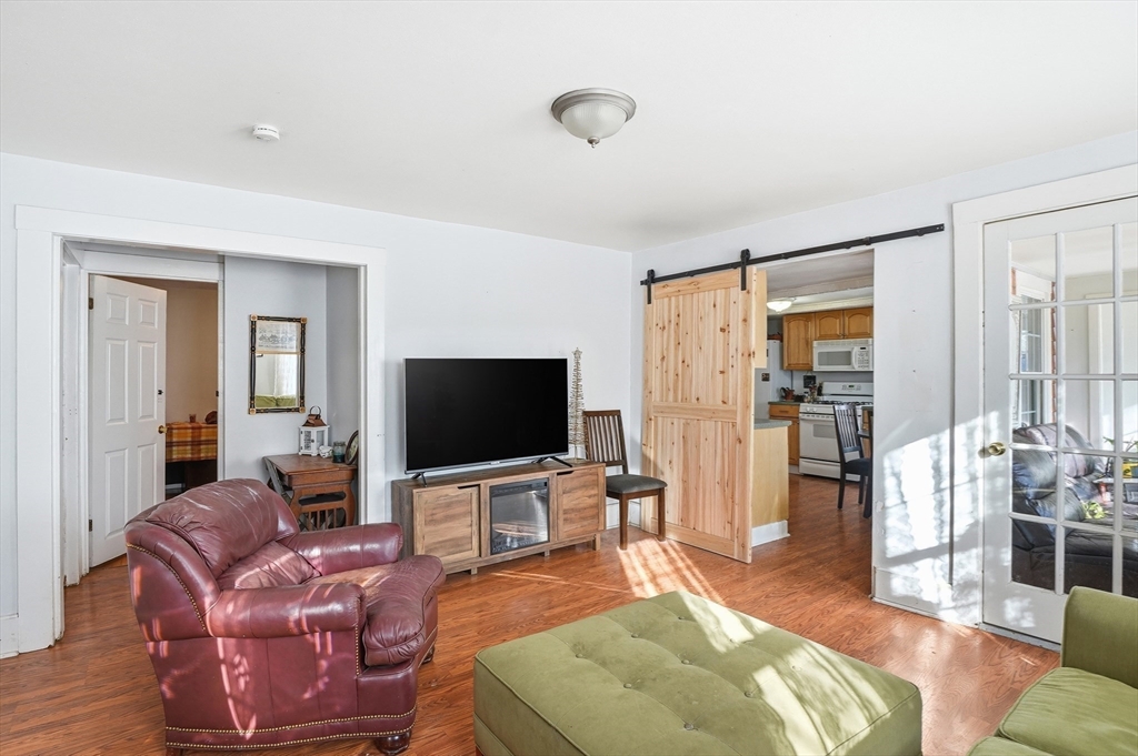10 Franklin St 1