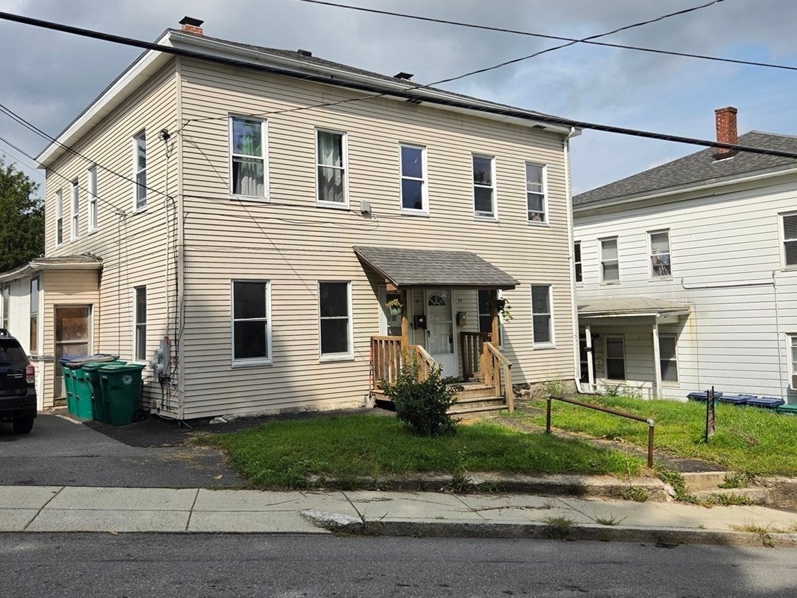 Click for 29 Beech St #A, Fitchburg, MA slideshow Click for 29 Beech St #A, Fitchburg, MA slideshow