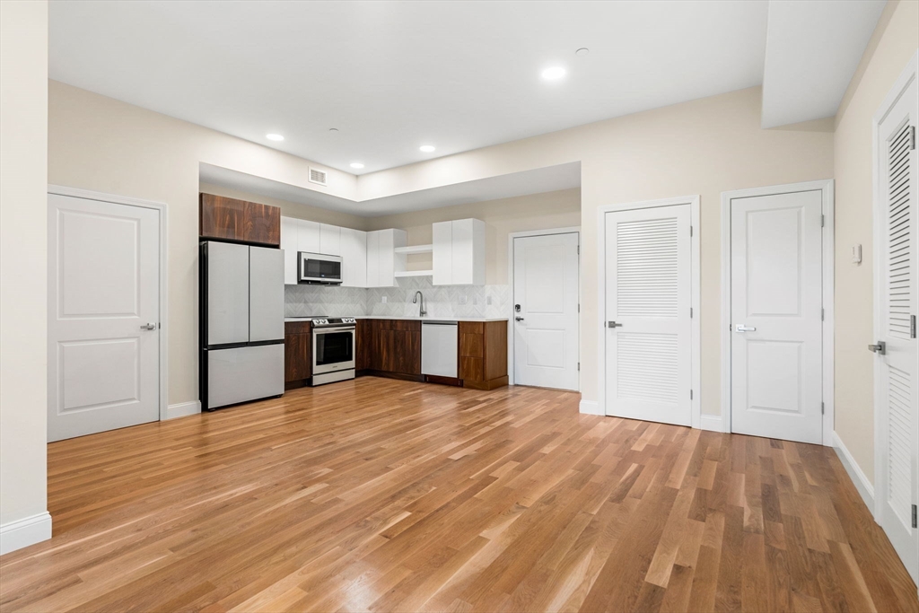 16 Taber Street 203