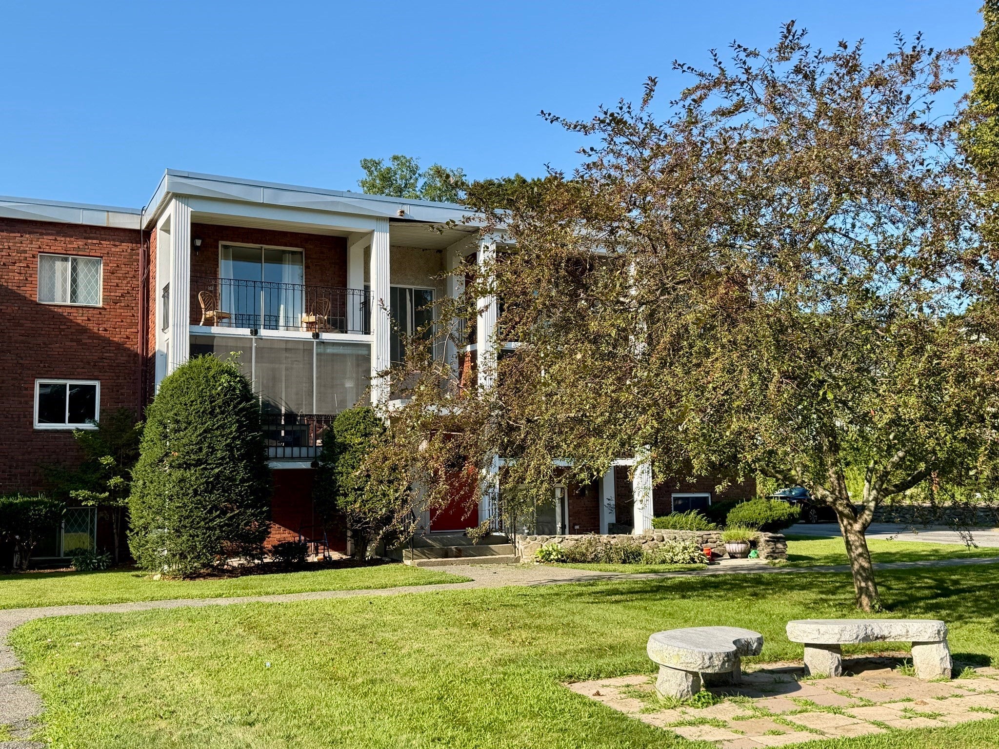 144 West St