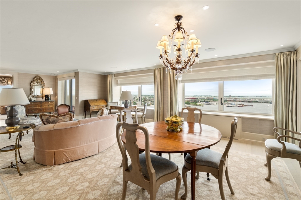 85 E India Row 33B/C