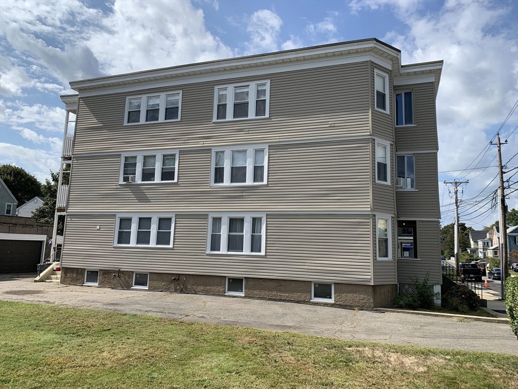 34 Averton St