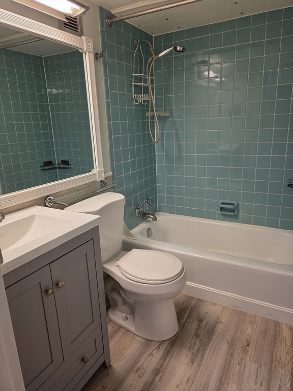 70 Southbridge St 811