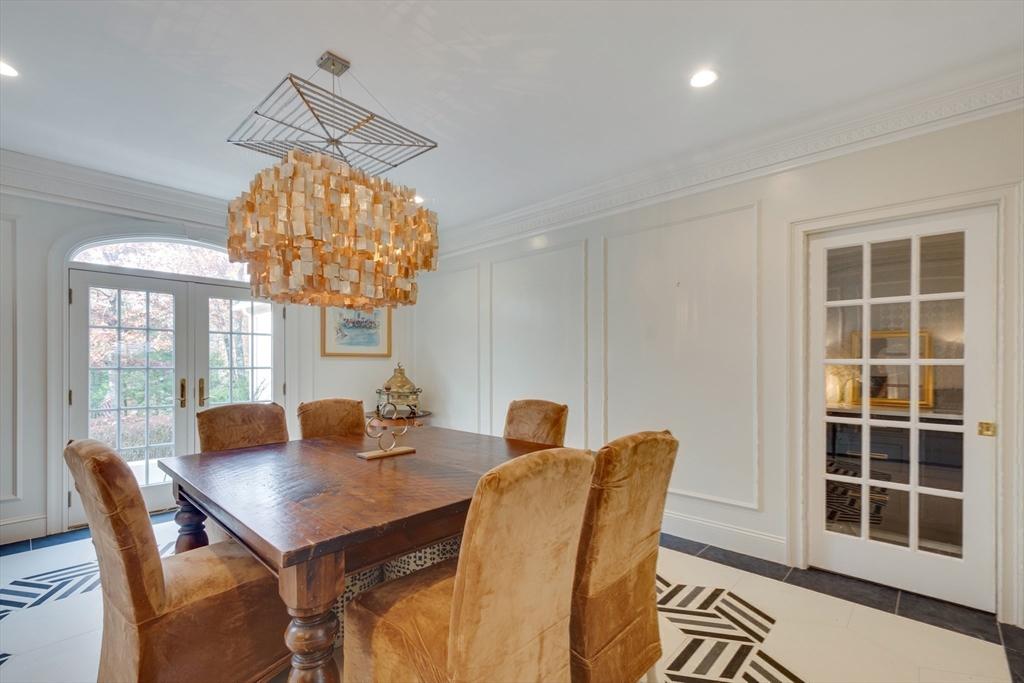 Dover, Massachusetts 02030, United States, 5 Bedrooms Bedrooms, ,6 BathroomsBathrooms,Residential,Pending,77077