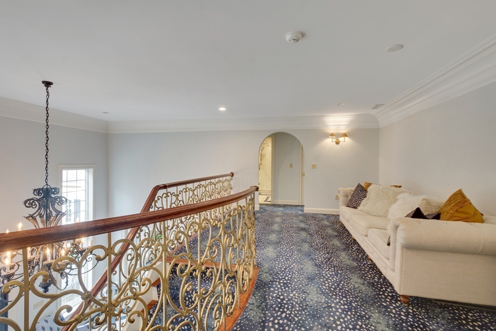 Dover, Massachusetts 02030, United States, 5 Bedrooms Bedrooms, ,6 BathroomsBathrooms,Residential,Pending,77077