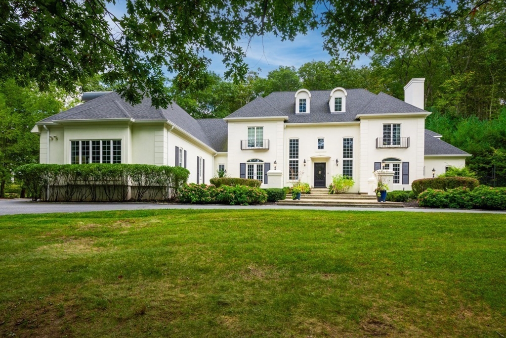 Dover, Massachusetts 02030, United States, 5 Bedrooms Bedrooms, ,6 BathroomsBathrooms,Residential,Pending,77077