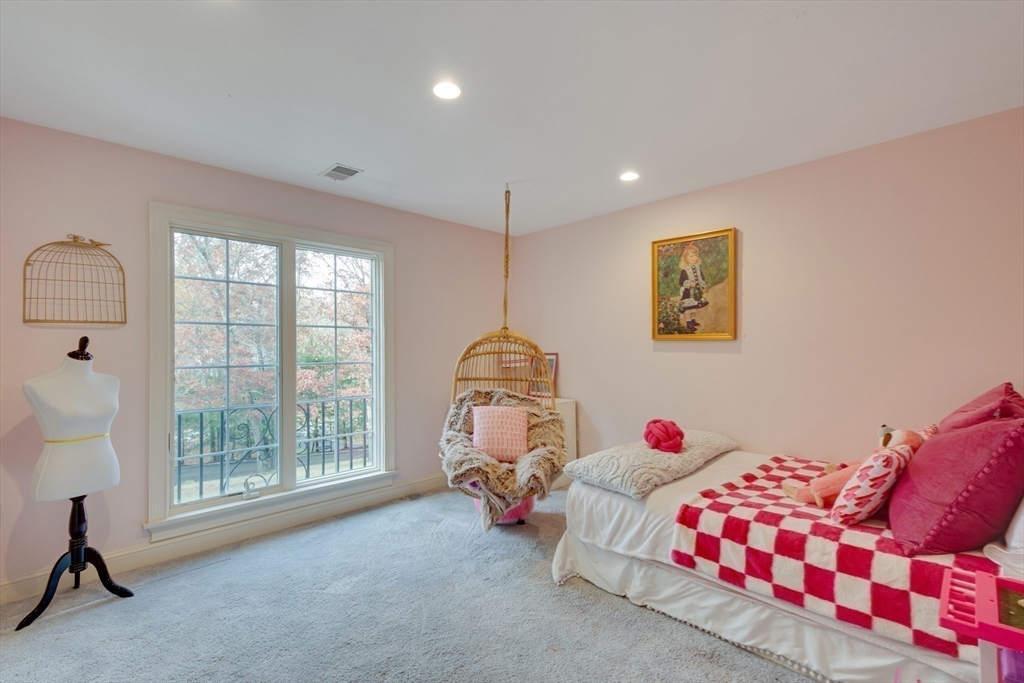 Dover, Massachusetts 02030, United States, 5 Bedrooms Bedrooms, ,6 BathroomsBathrooms,Residential,Pending,77077