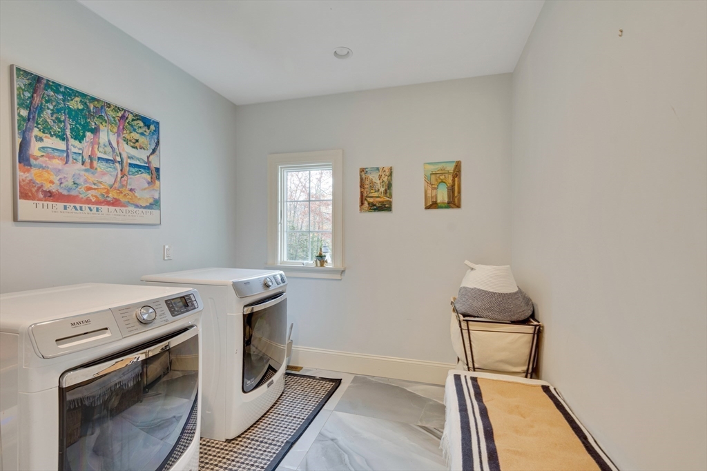 Dover, Massachusetts 02030, United States, 5 Bedrooms Bedrooms, ,6 BathroomsBathrooms,Residential,Pending,77077