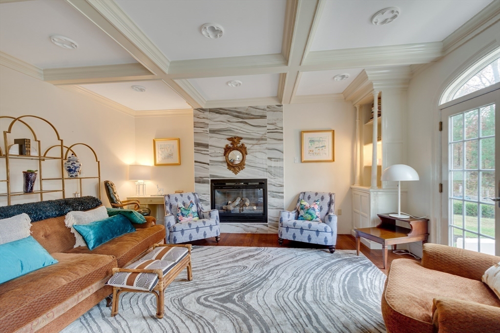 Dover, Massachusetts 02030, United States, 5 Bedrooms Bedrooms, ,6 BathroomsBathrooms,Residential,Pending,77077