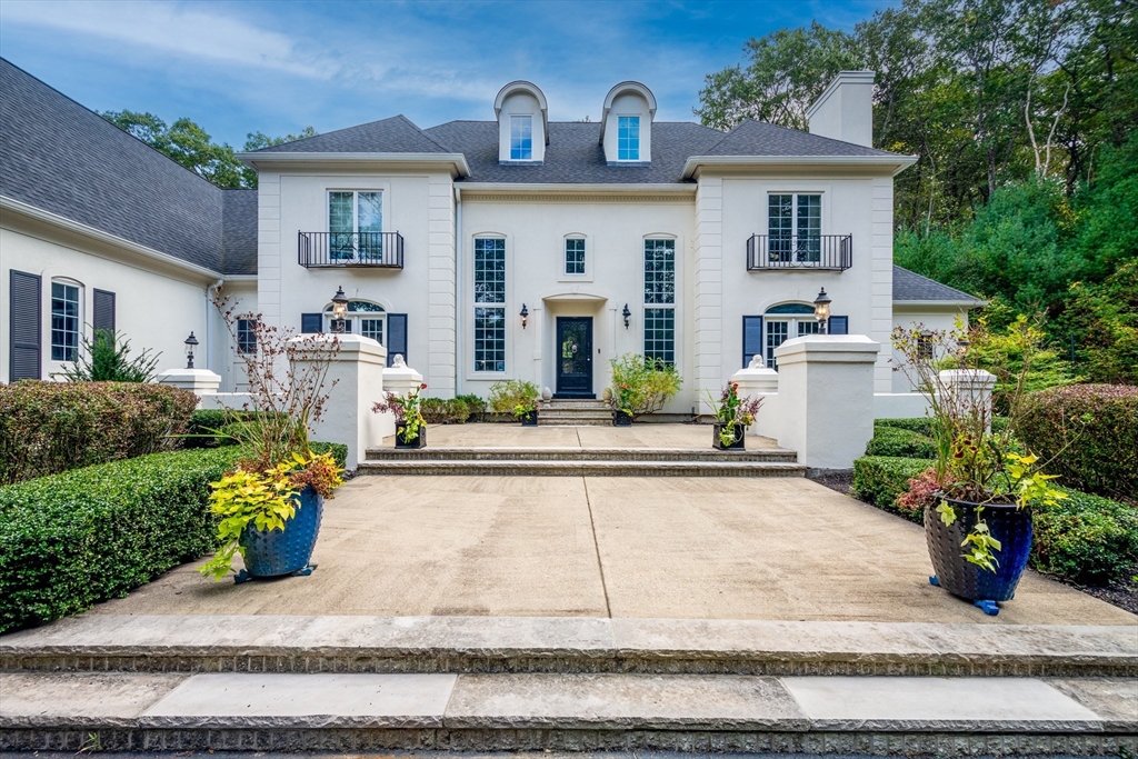 Dover, Massachusetts 02030, United States, 5 Bedrooms Bedrooms, ,6 BathroomsBathrooms,Residential,Pending,77077