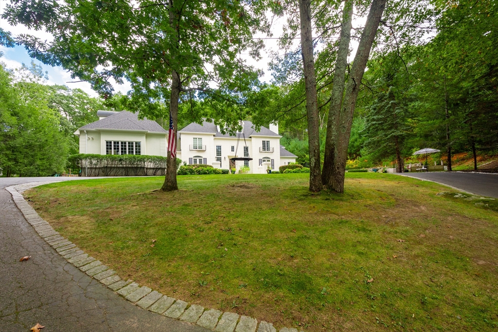 Dover, Massachusetts 02030, United States, 5 Bedrooms Bedrooms, ,6 BathroomsBathrooms,Residential,Pending,77077