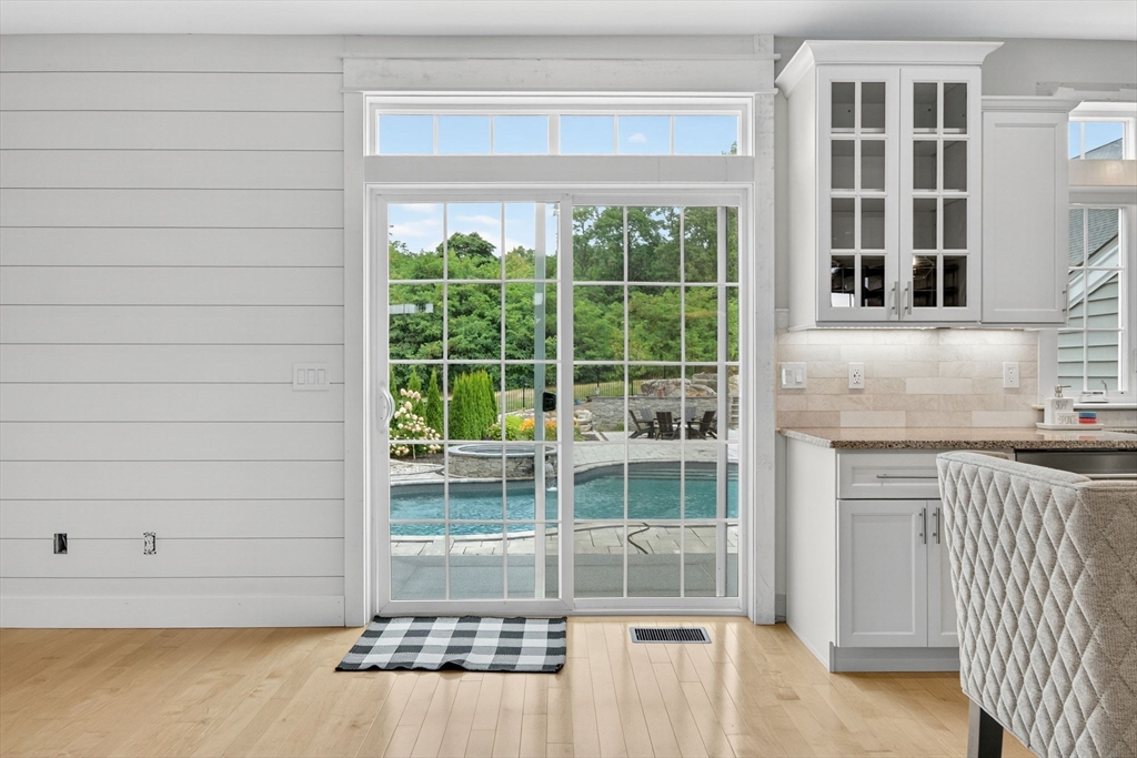 586 Hart St, Dighton, MA Photo #12