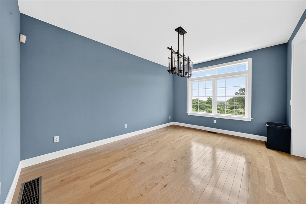 586 Hart St, Dighton, MA Photo #5