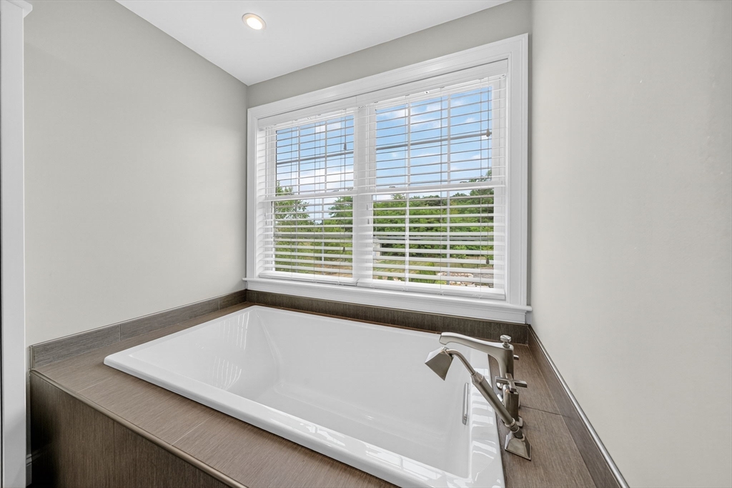 586 Hart St, Dighton, MA Photo #23