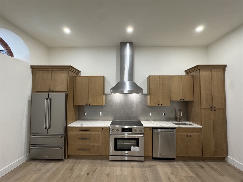 100 Captains Row 104