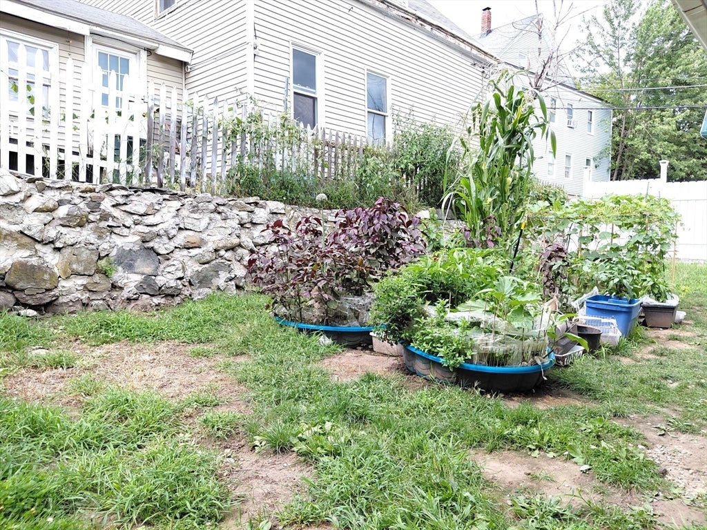31 Floyd St, Lowell, MA, 31 Floyd St, Lowell, MA Photo #13