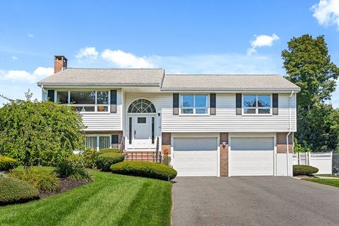 16 Cricklewood Drive Stoneham MA 02180