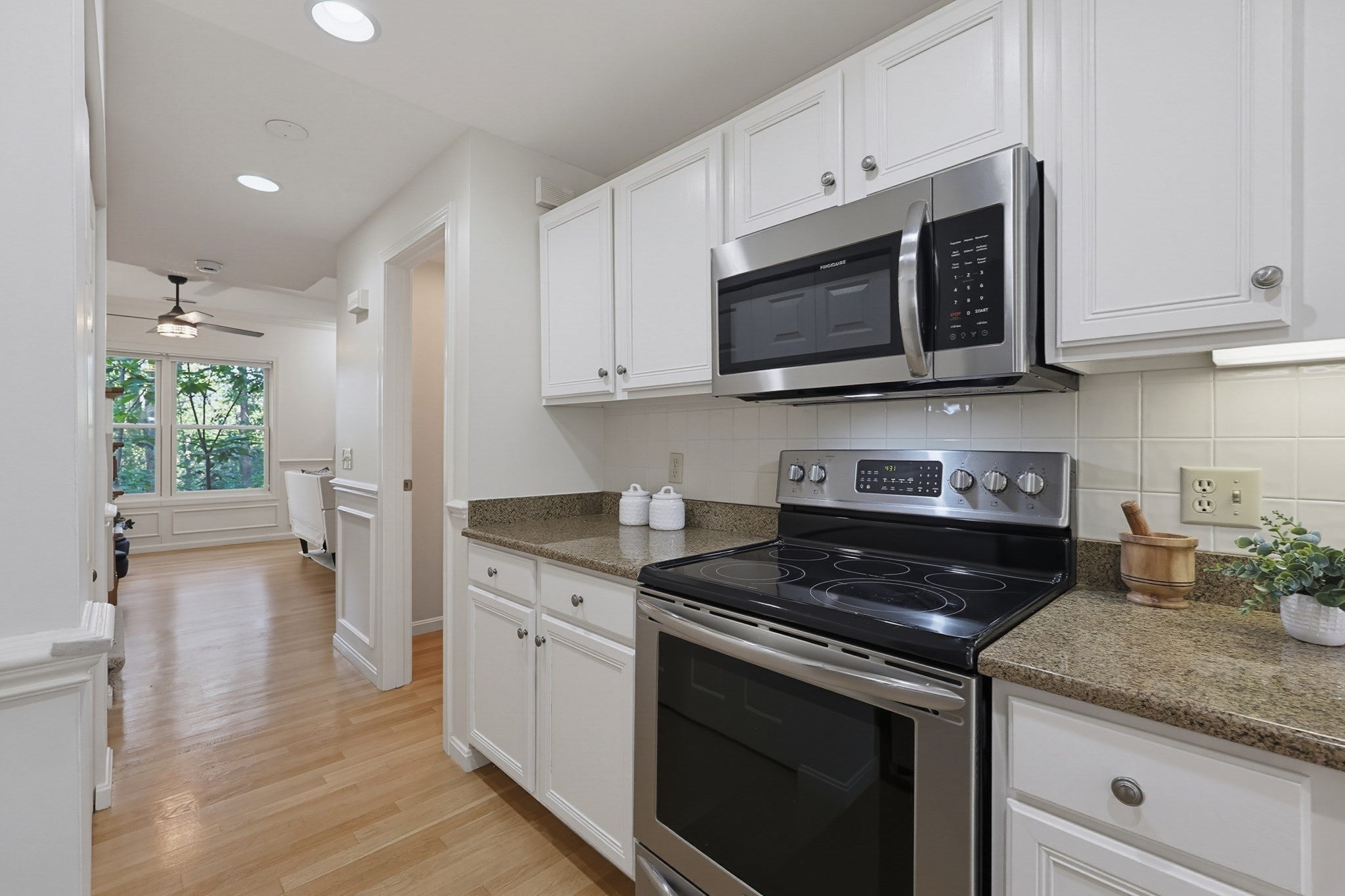 85 Hammond Pl #85, Woburn, MA Photo #14