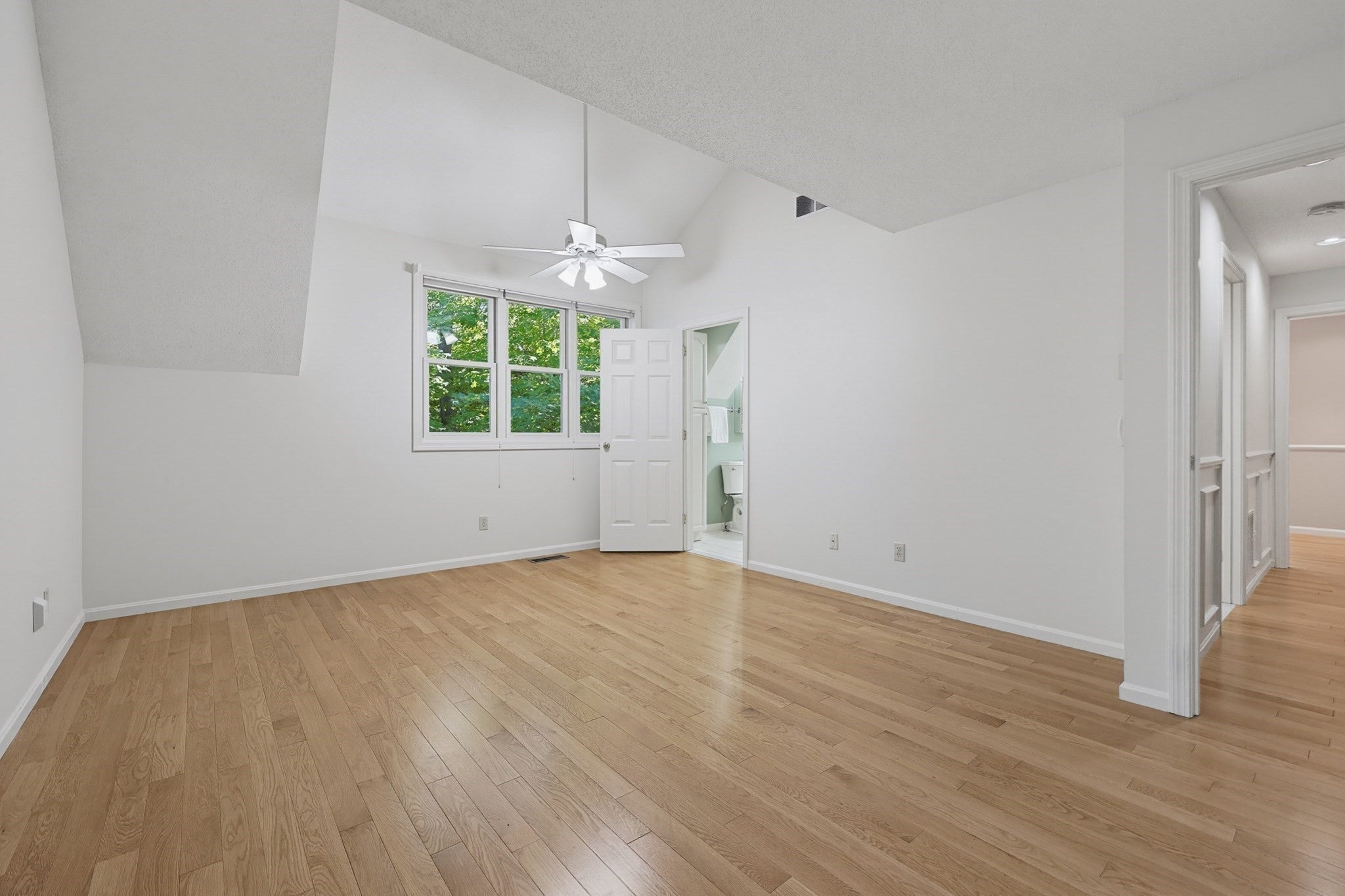 85 Hammond Pl #85, Woburn, MA Photo #27