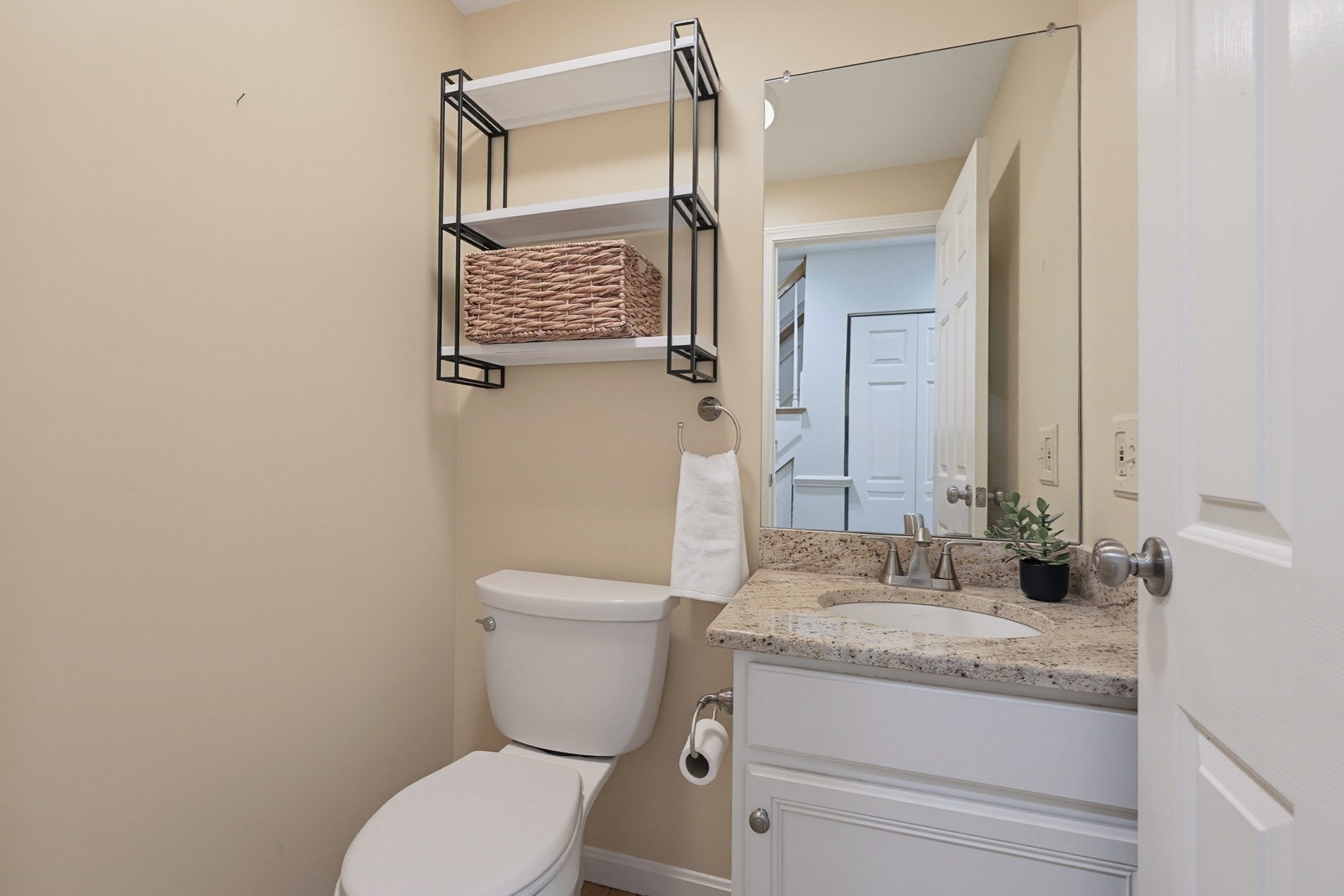 85 Hammond Pl #85, Woburn, MA Photo #15