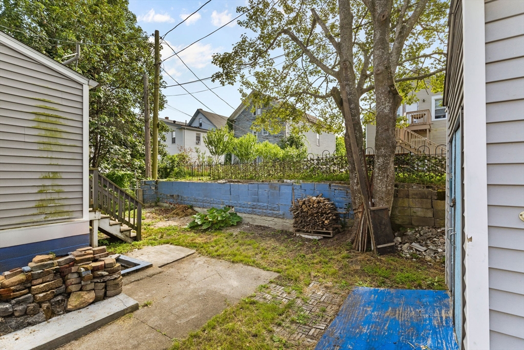 115 Pleasant St