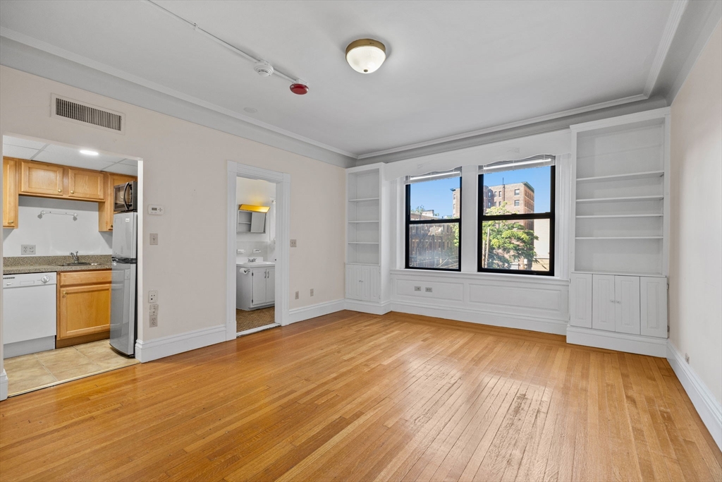 466 Commonwealth Ave 305