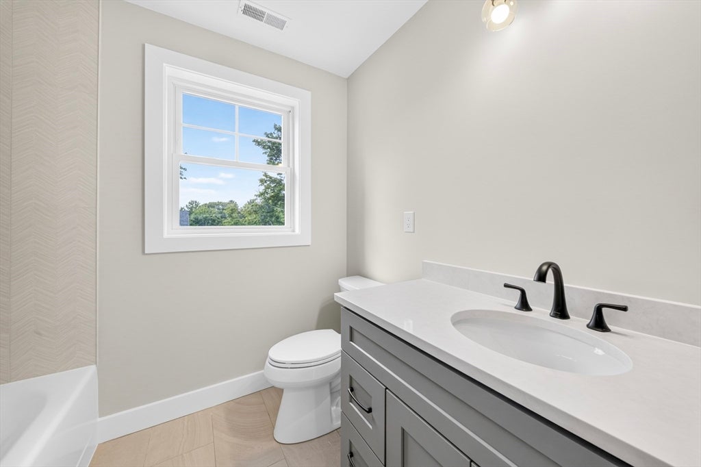 16 Neillian Way #16, Bedford, MA, 16 Neillian Way #16, Bedford, MA Photo #12