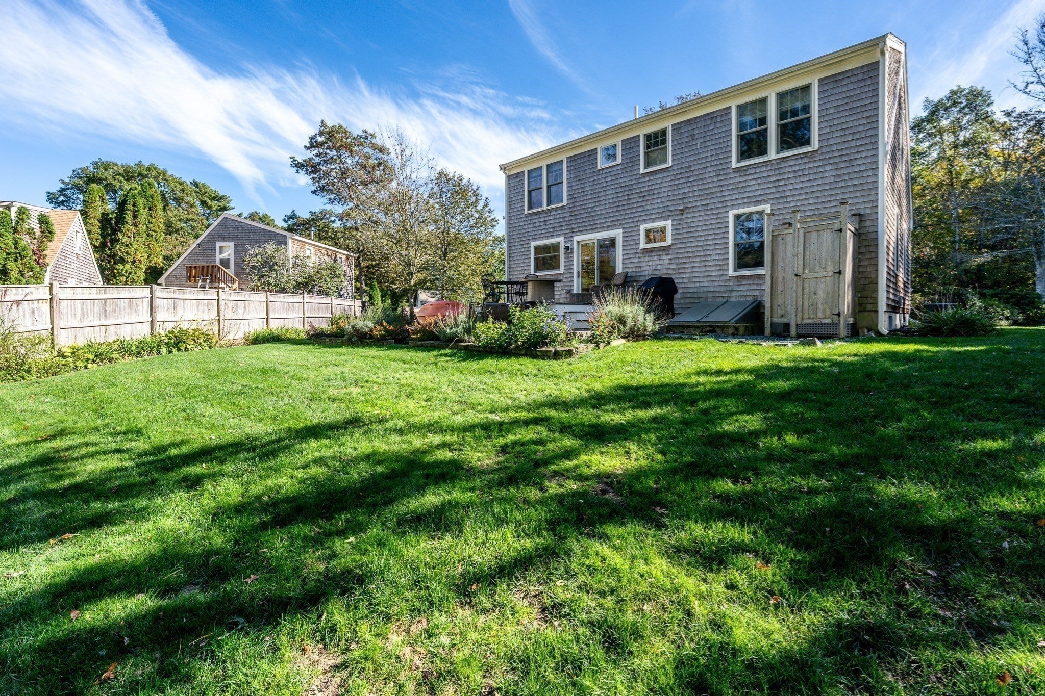 60 Shorewood Dr