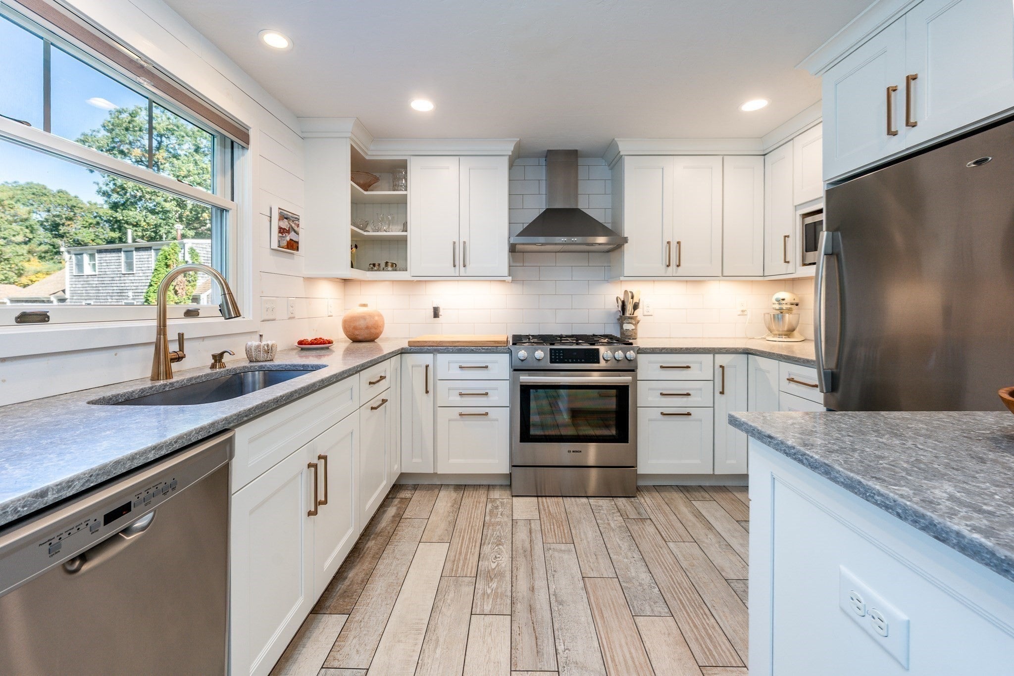 60 Shorewood Dr, Mashpee, MA Photo #6