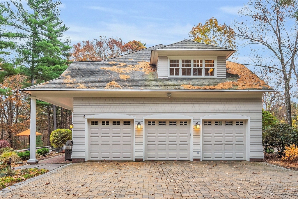 26 Lost Oak Rd