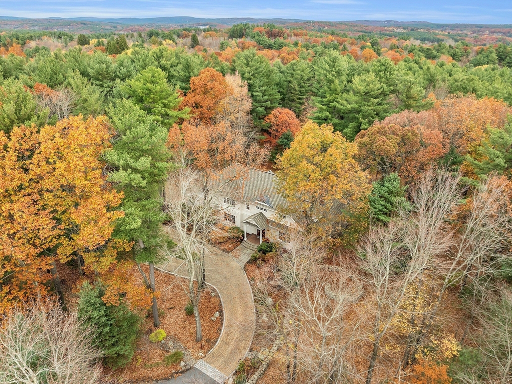 26 Lost Oak Rd