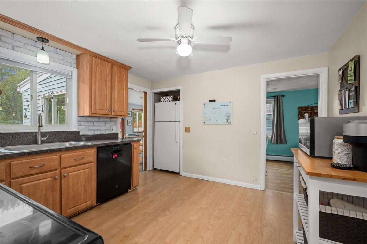 58 Putnam Hill Rd, Sutton, MA, 58 Putnam Hill Rd, Sutton, MA Photo #5