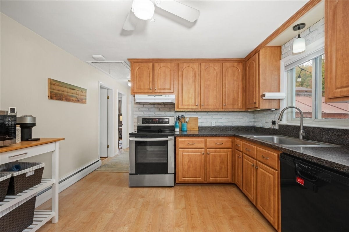 58 Putnam Hill Rd, Sutton, MA, 58 Putnam Hill Rd, Sutton, MA Photo #3