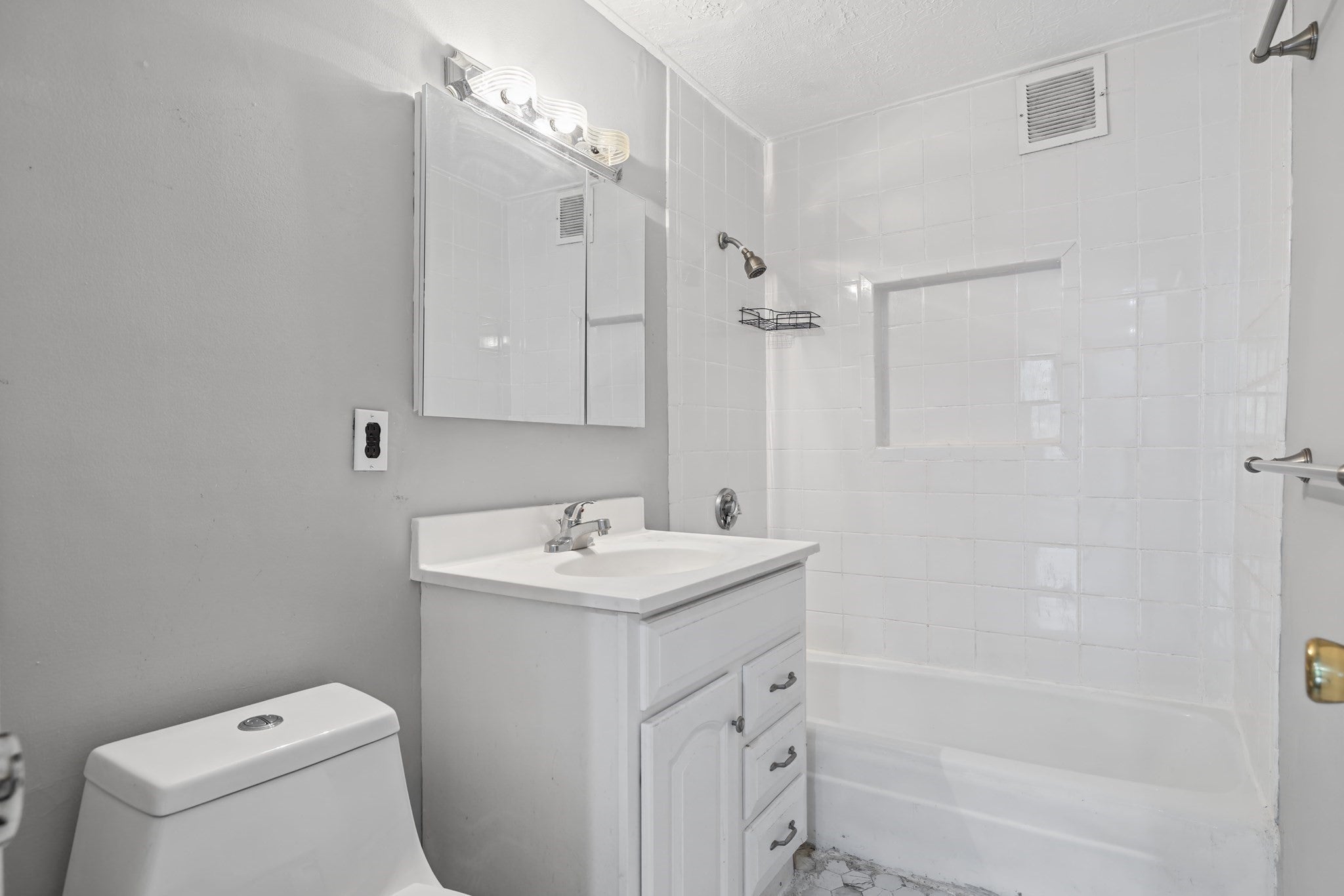 1726 Commonwealth Ave #4, Boston, MA Photo #9