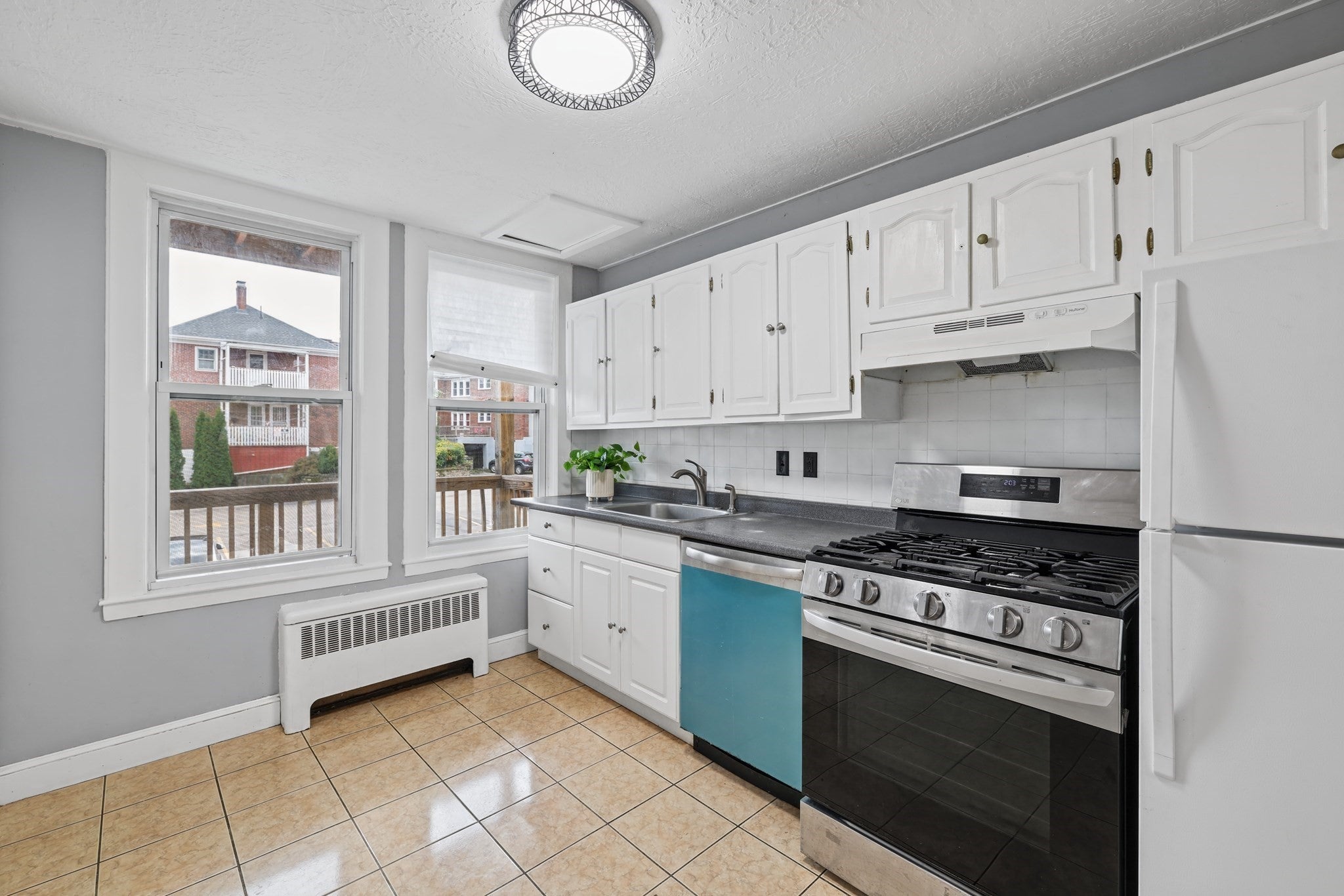 1726 Commonwealth Ave #4, Boston, MA Photo #1