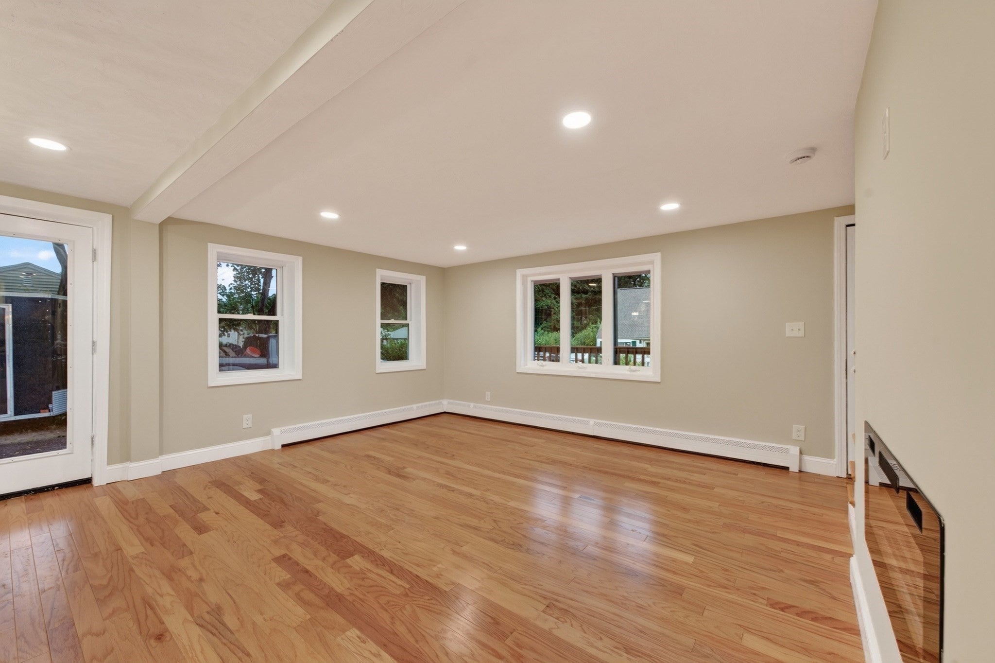 18 Elbridge Rd, Auburn, MA, 18 Elbridge Rd, Auburn, MA Photo #7