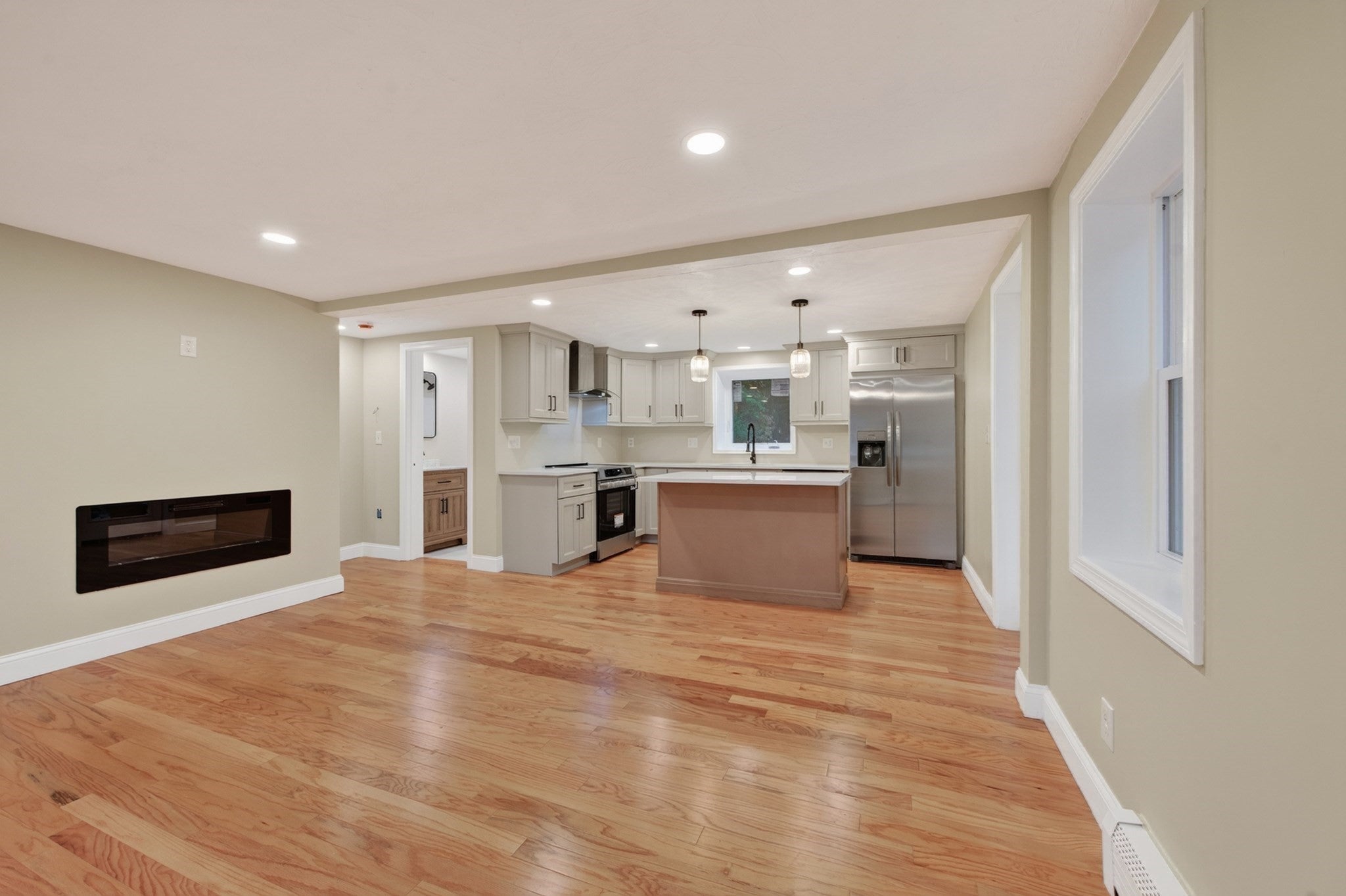 18 Elbridge Rd, Auburn, MA, 18 Elbridge Rd, Auburn, MA Photo #8