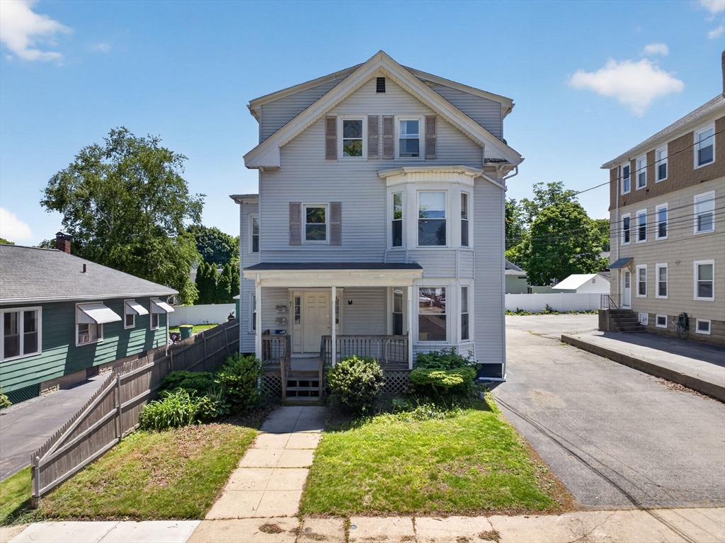 62 Ash St