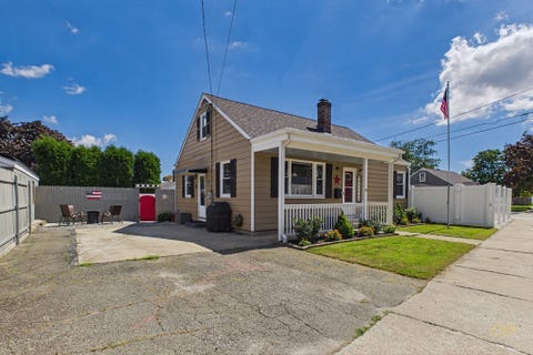 Photo of 118 Somerset St, New Bedford, MA 02745 (MLS # 73569049)